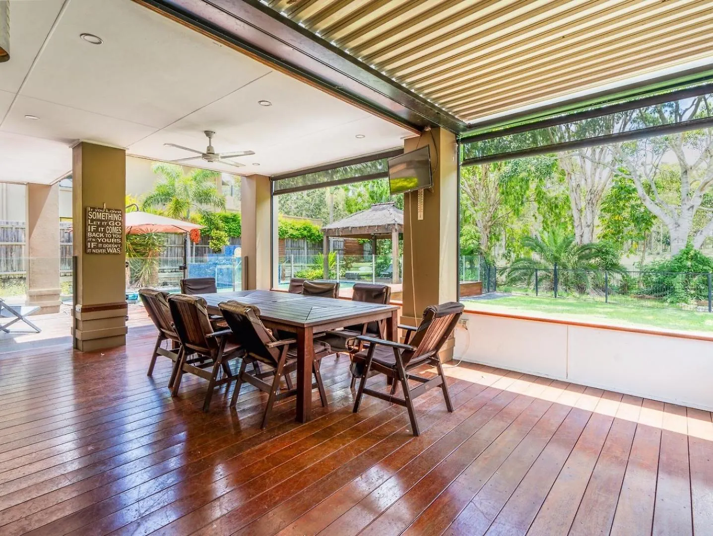 Holiday home 4-Bedroom House @ Brookwater Bellbird Park Australia