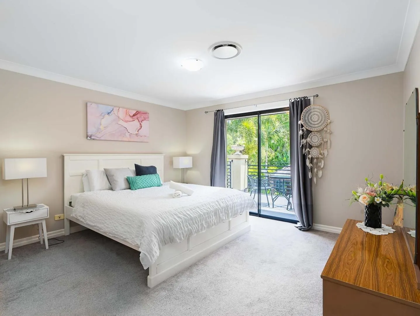 Holiday home 4-Bedroom House @ Brookwater Bellbird Park